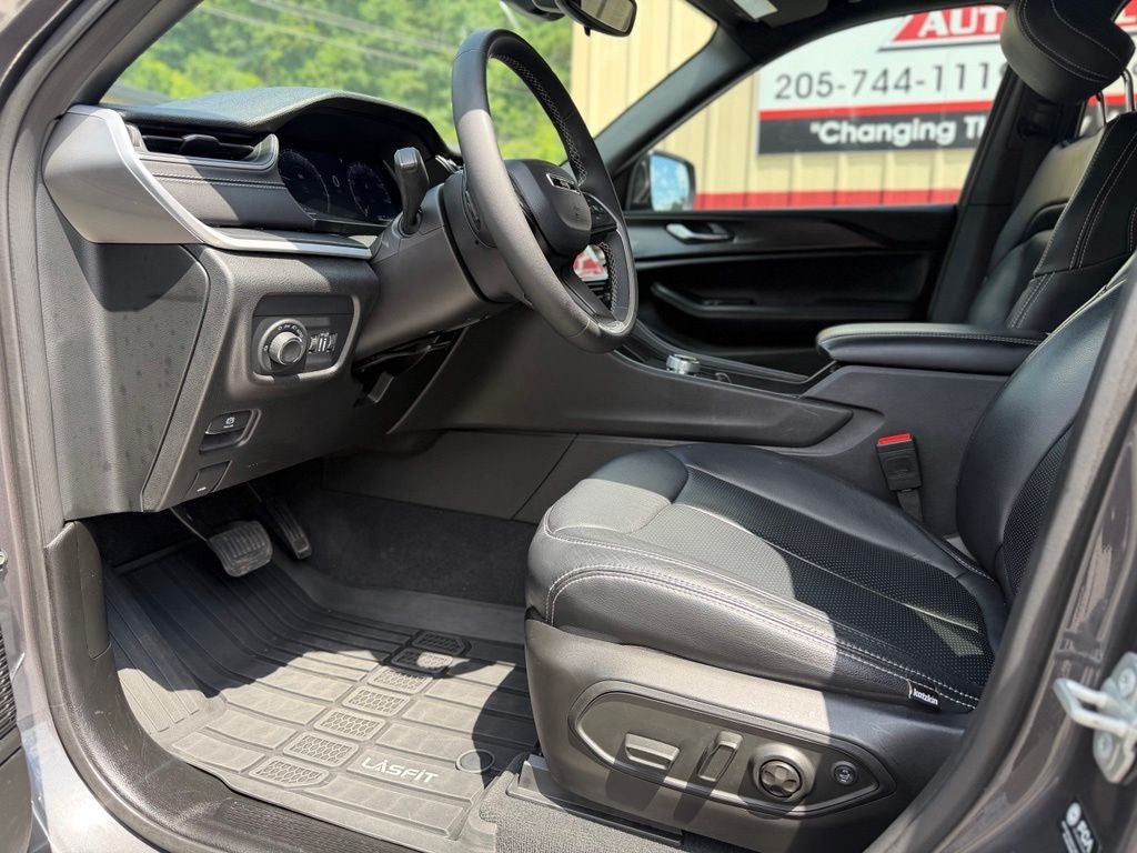 2024 Jeep Grand Cherokee L Laredo