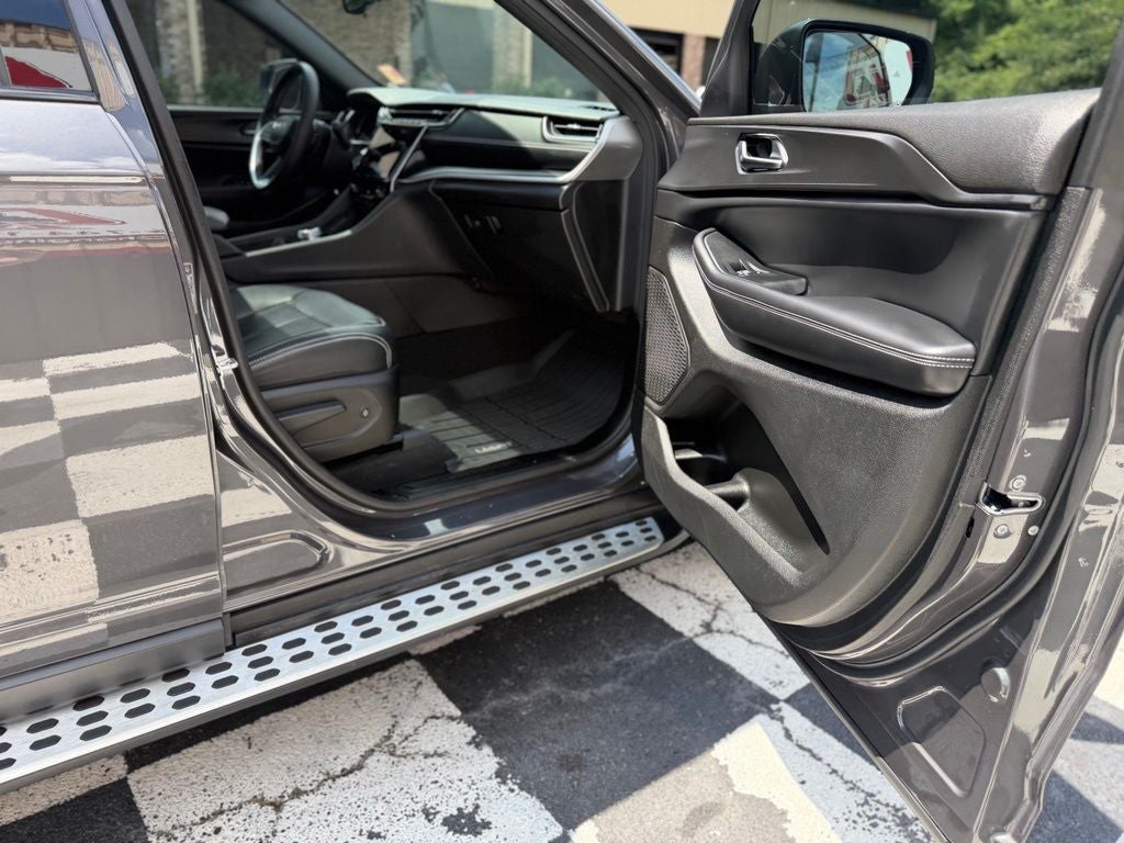 2024 Jeep Grand Cherokee L Laredo