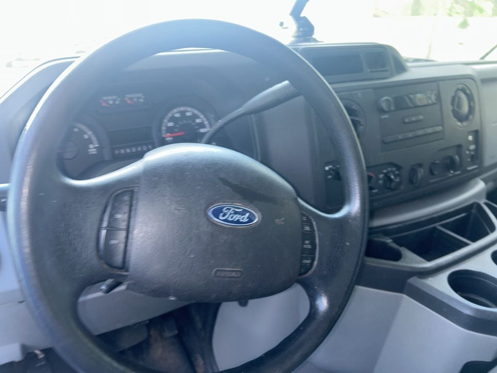 2017 Ford E-350SD Base Cutaway