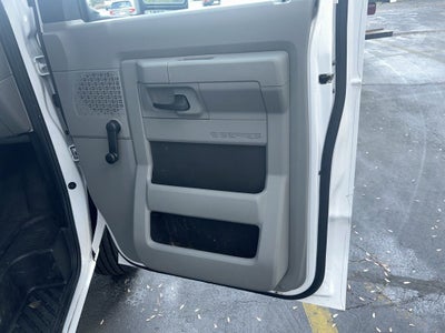 2017 Ford E-350SD Base Cutaway