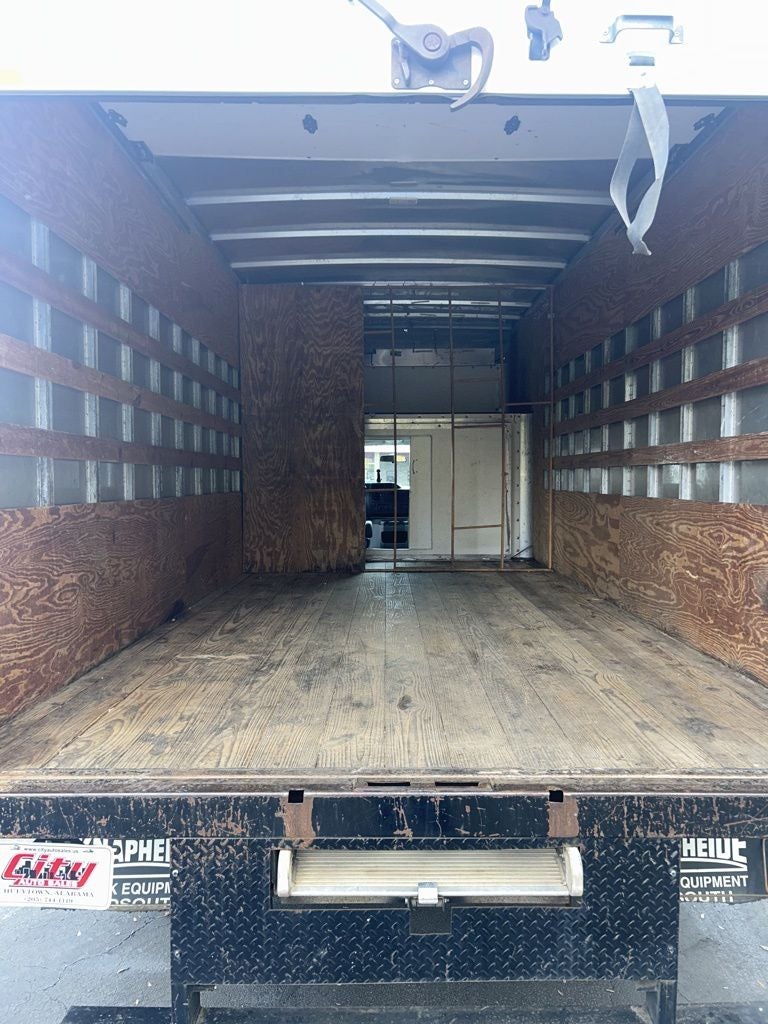 2017 Ford E-350SD Base Cutaway