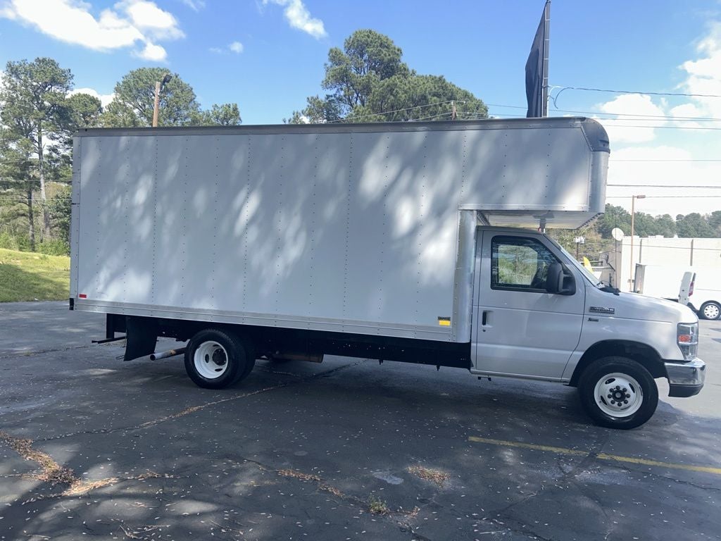 2017 Ford E-350SD Base Cutaway