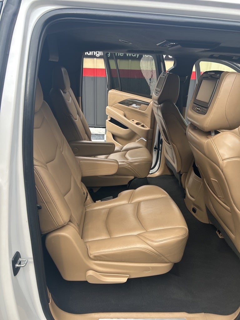 2016 Cadillac Escalade Luxury
