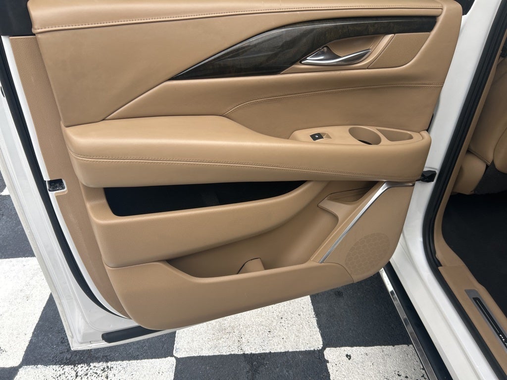 2016 Cadillac Escalade Luxury