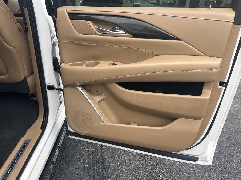 2016 Cadillac Escalade Luxury