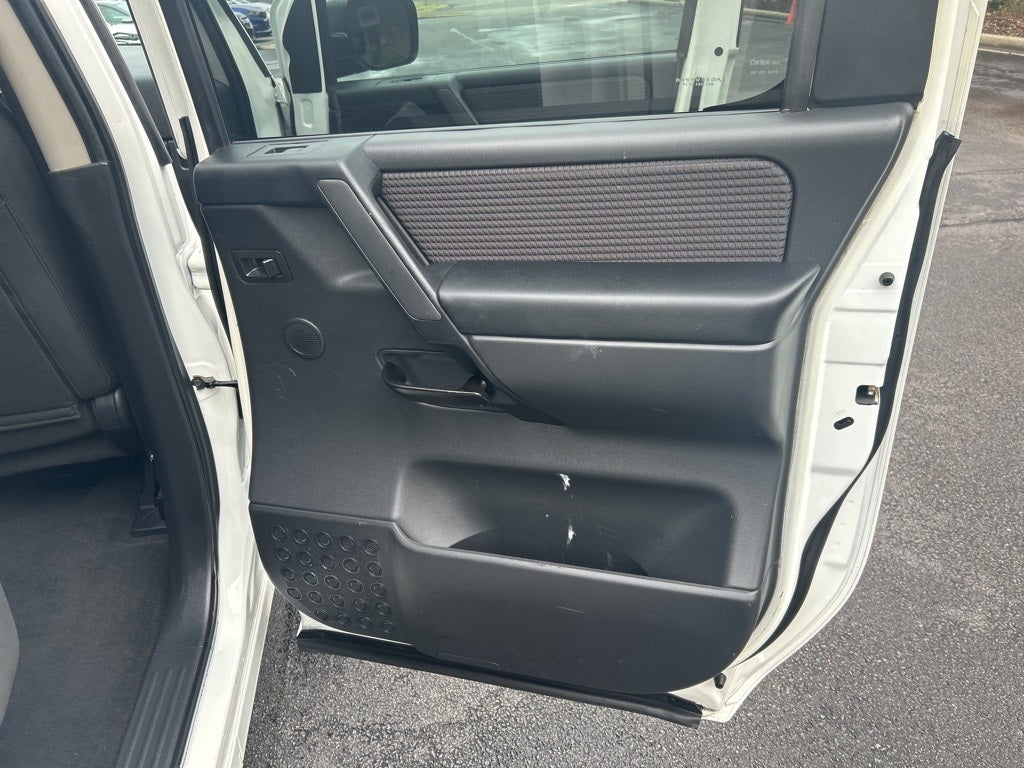 2012 Nissan Titan SV