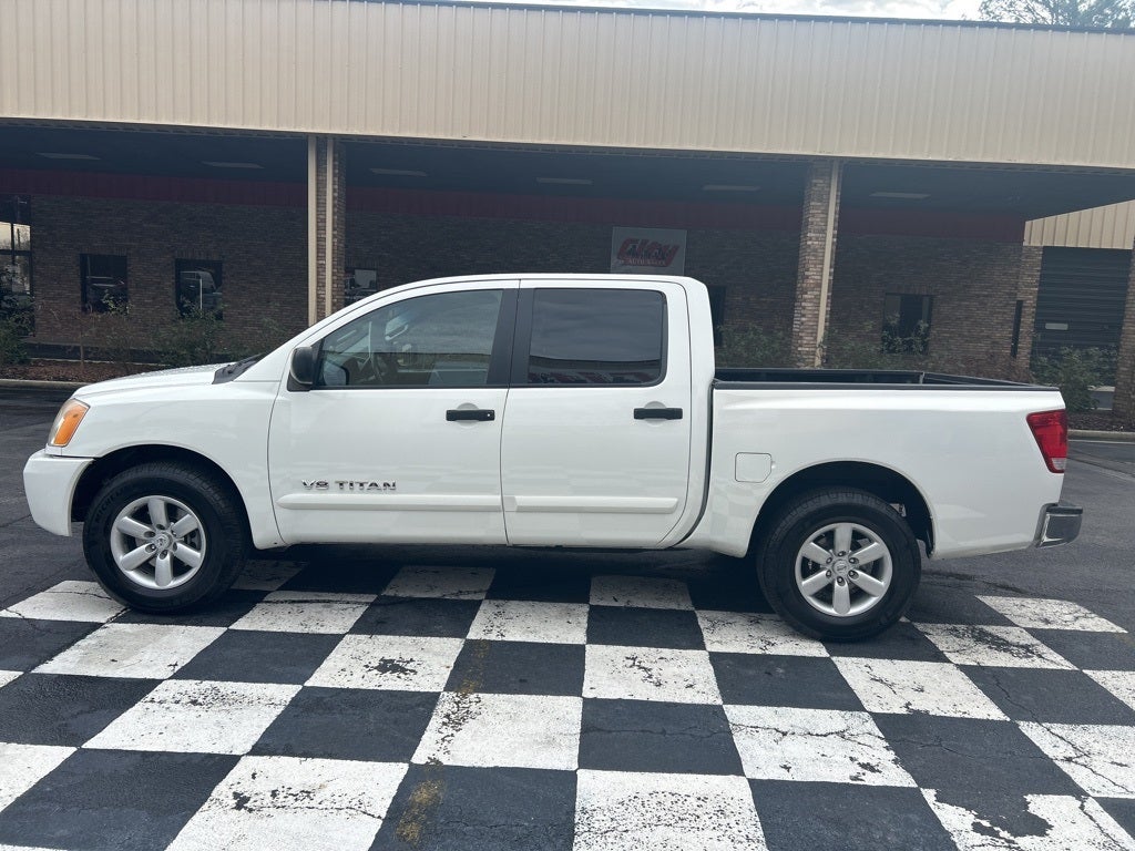 2012 Nissan Titan SV
