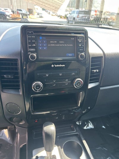 2015 Nissan Titan SV