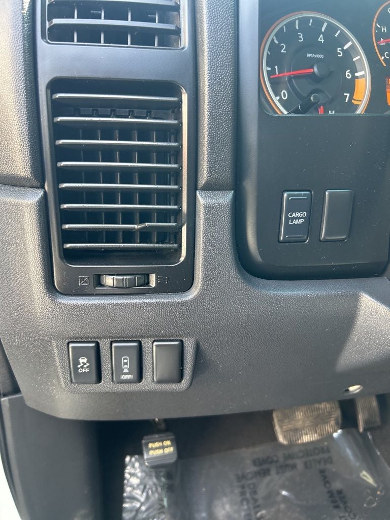 2015 Nissan Titan SV