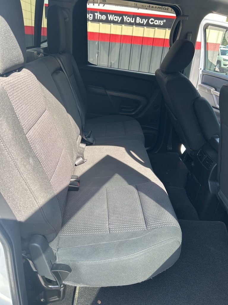 2015 Nissan Titan SV