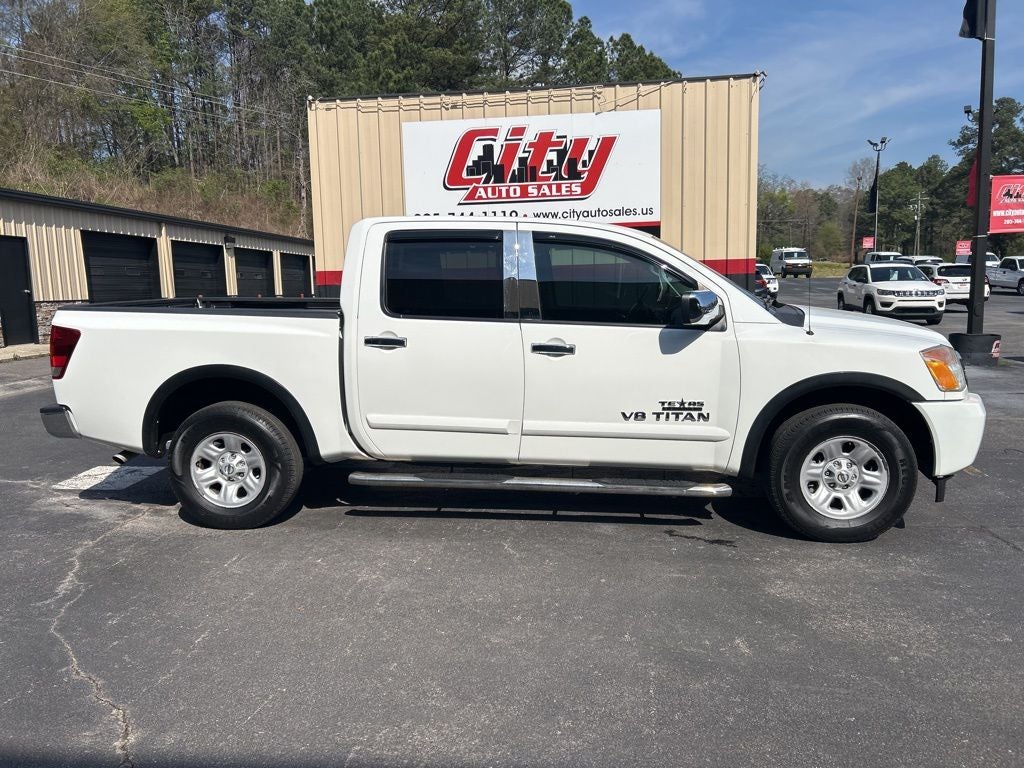 2015 Nissan Titan SV
