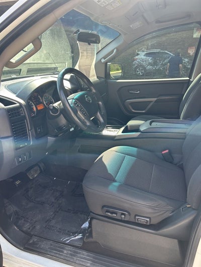 2015 Nissan Titan SV