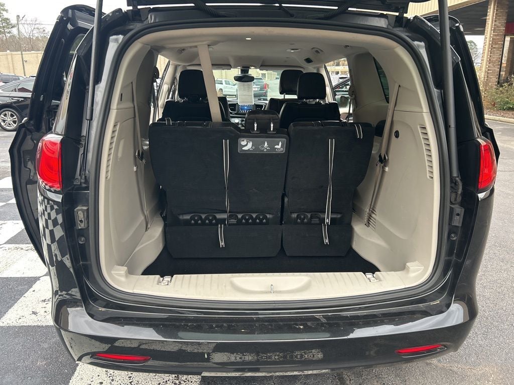 2021 Chrysler Voyager LXI