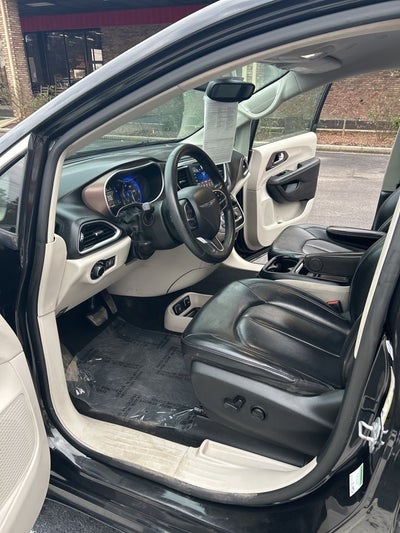 2021 Chrysler Voyager LXI