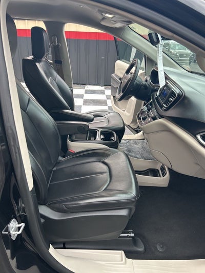 2021 Chrysler Voyager LXI