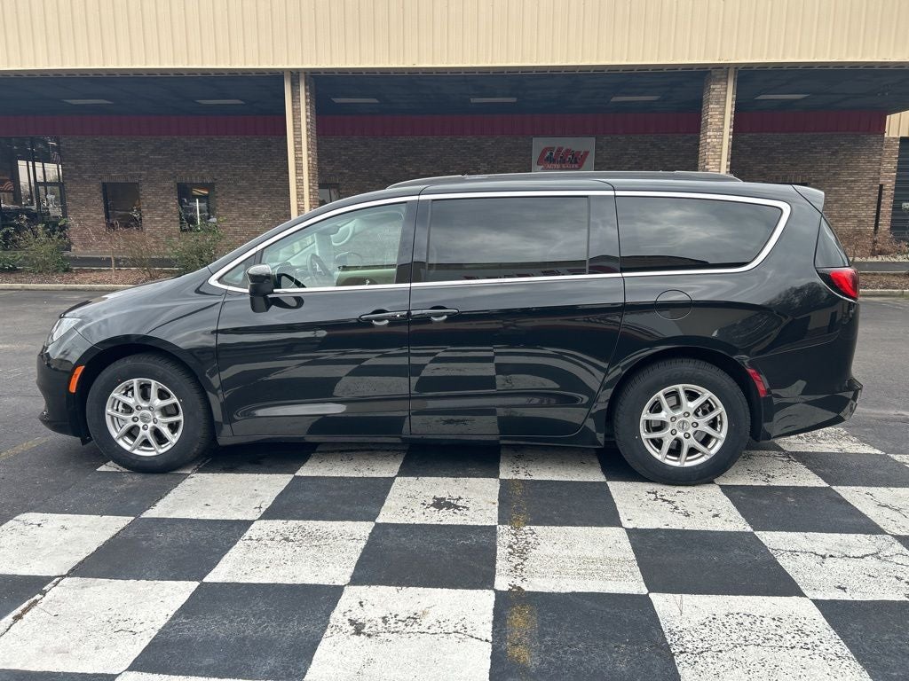 2021 Chrysler Voyager LXI