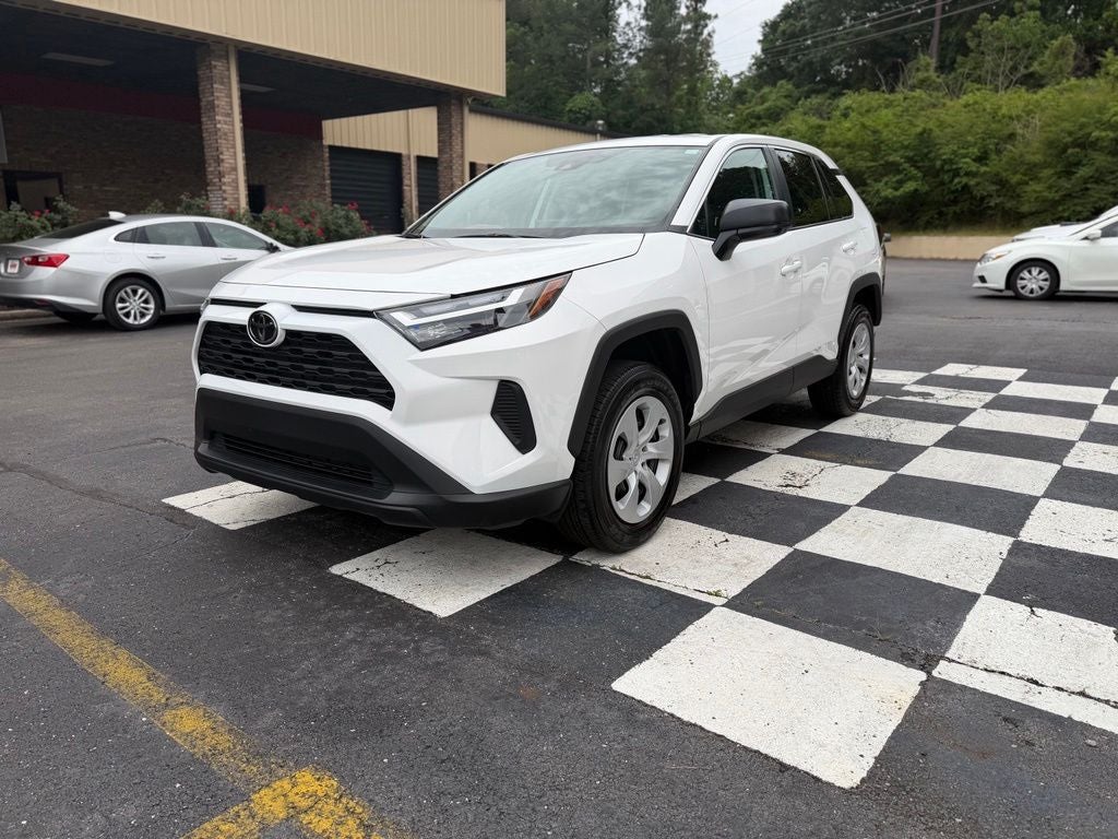 2025 Toyota RAV4 LE