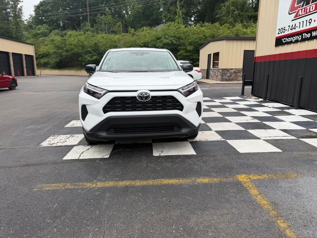 2025 Toyota RAV4 LE