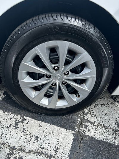 2017 Toyota Camry LE