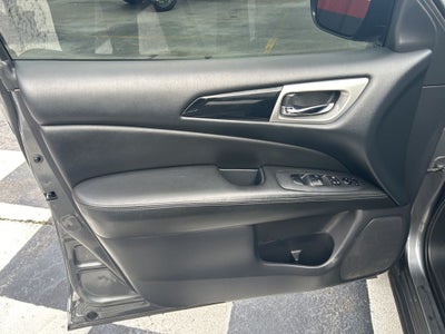 2018 Nissan Pathfinder SV