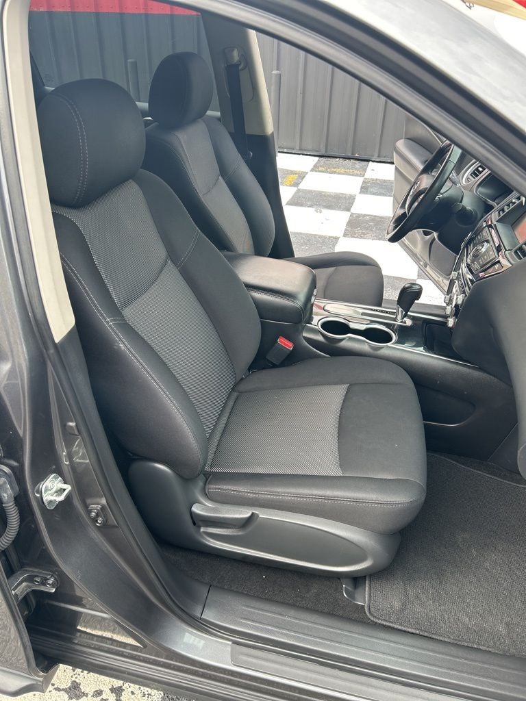 2018 Nissan Pathfinder SV