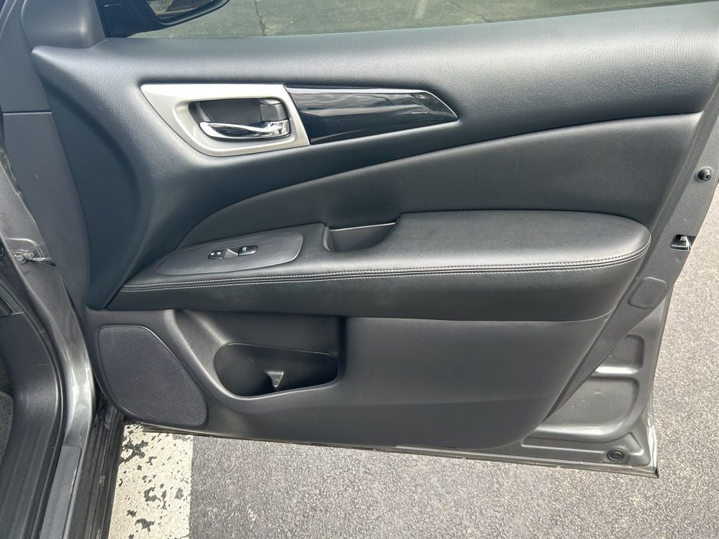 2018 Nissan Pathfinder SV