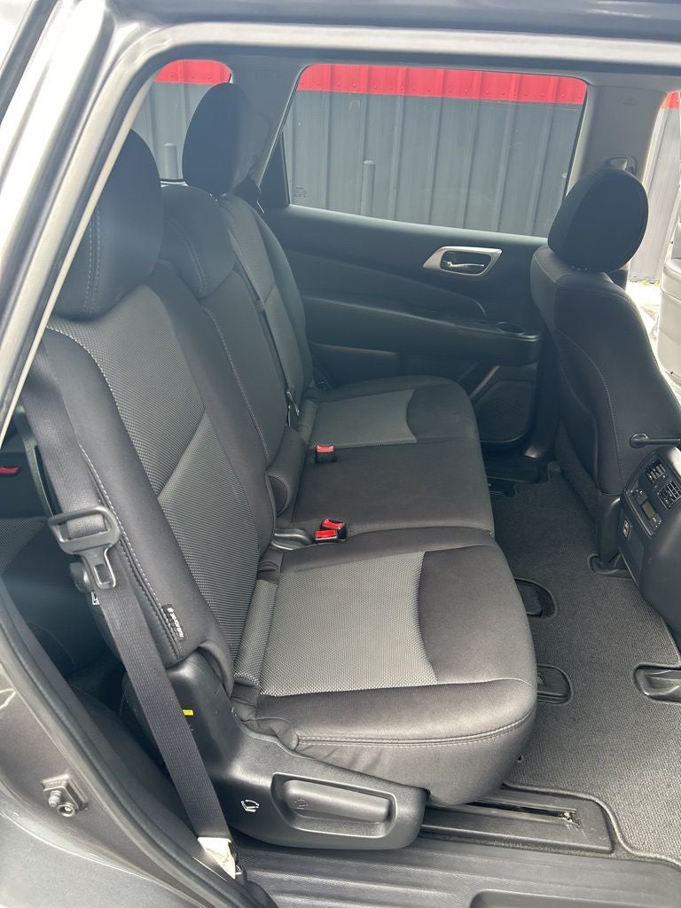 2018 Nissan Pathfinder SV