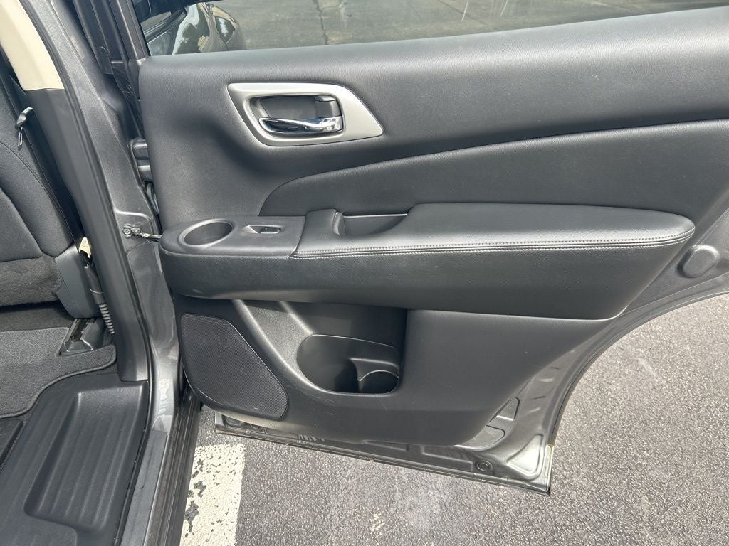 2018 Nissan Pathfinder SV