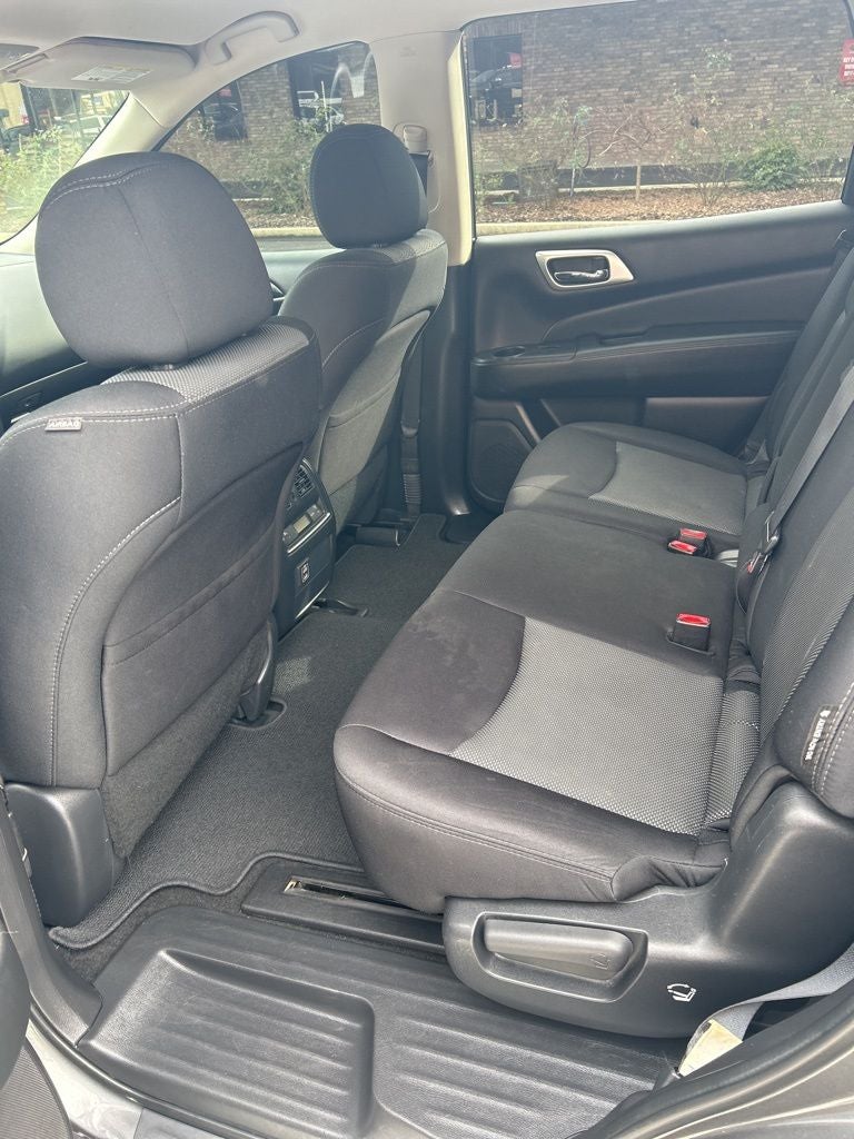 2018 Nissan Pathfinder SV