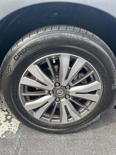 2018 Nissan Pathfinder SV