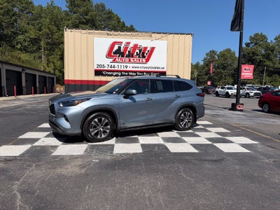 2022 Toyota Highlander Hybrid XLE