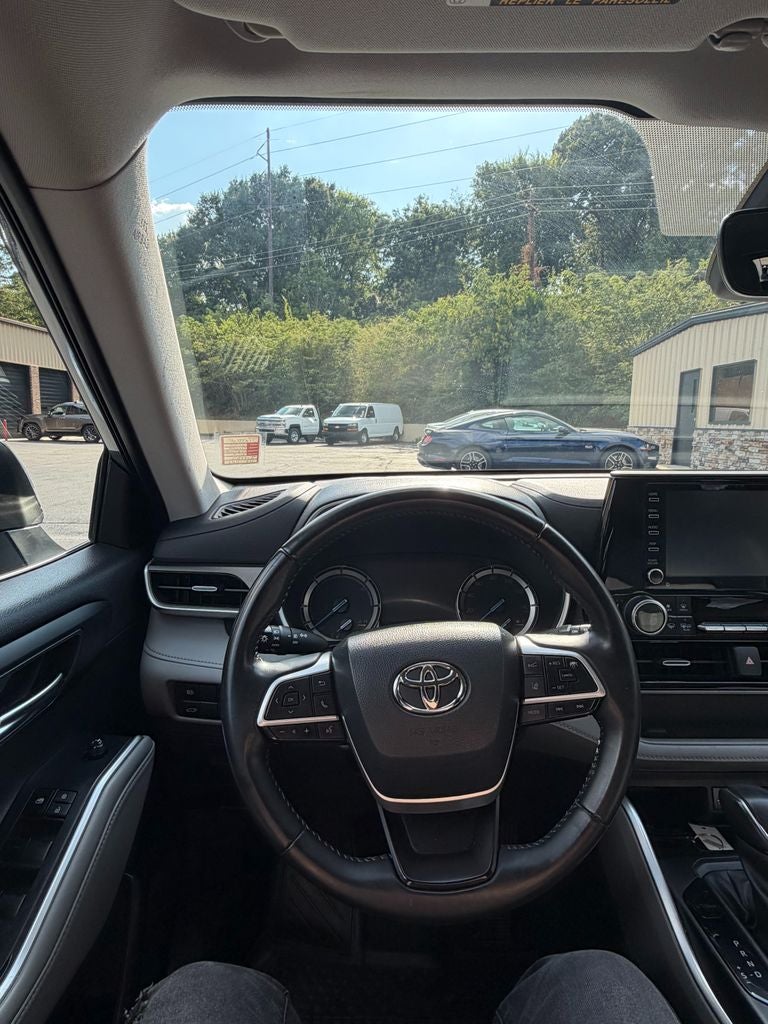 2022 Toyota Highlander Hybrid XLE