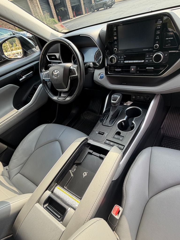 2022 Toyota Highlander Hybrid XLE