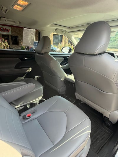 2022 Toyota Highlander Hybrid XLE