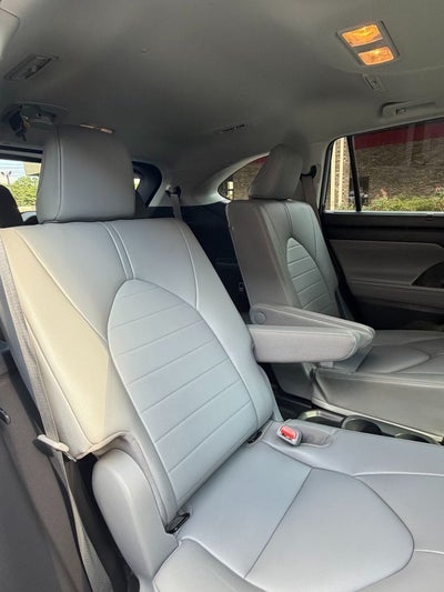 2022 Toyota Highlander Hybrid XLE