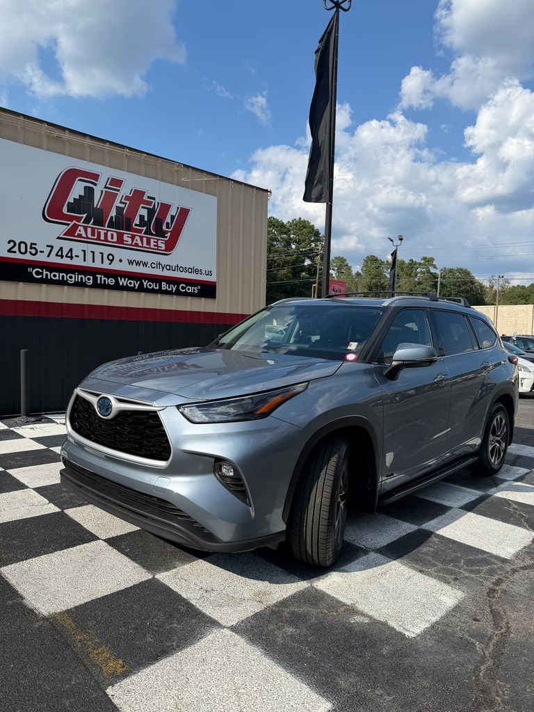 2022 Toyota Highlander Hybrid XLE