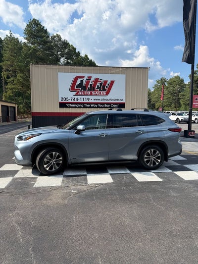 2022 Toyota Highlander Hybrid XLE