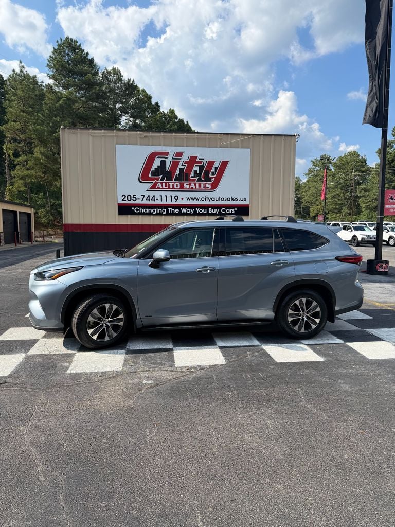 2022 Toyota Highlander Hybrid XLE