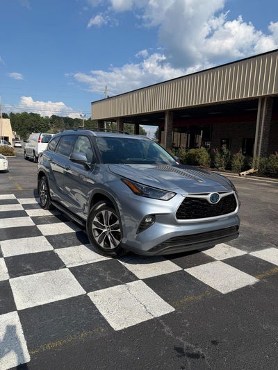 2022 Toyota Highlander Hybrid XLE