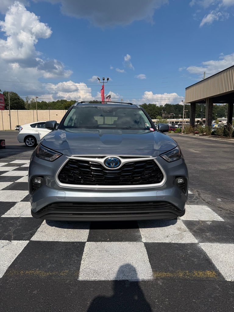 2022 Toyota Highlander Hybrid XLE