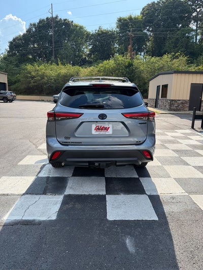 2022 Toyota Highlander Hybrid XLE