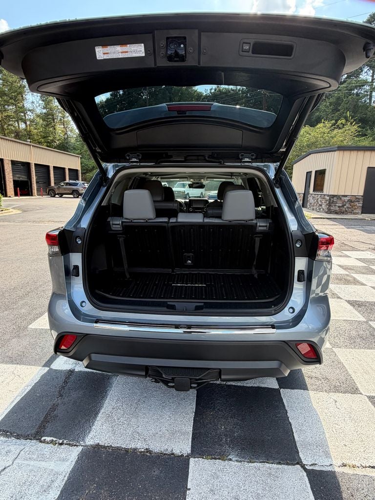 2022 Toyota Highlander Hybrid XLE
