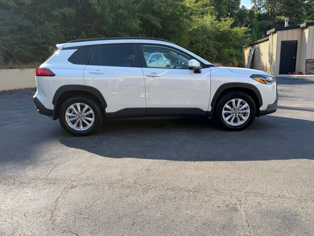 2024 Toyota Corolla Cross LE
