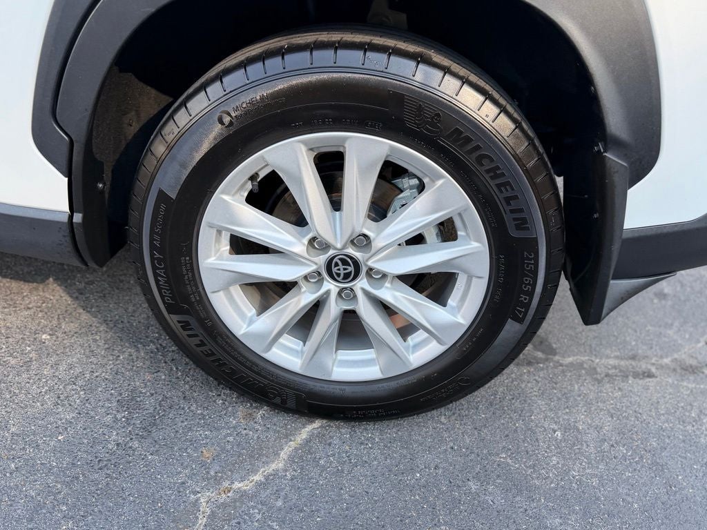 2024 Toyota Corolla Cross LE