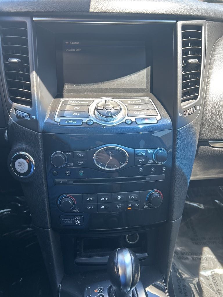 2017 INFINITI QX70 Base