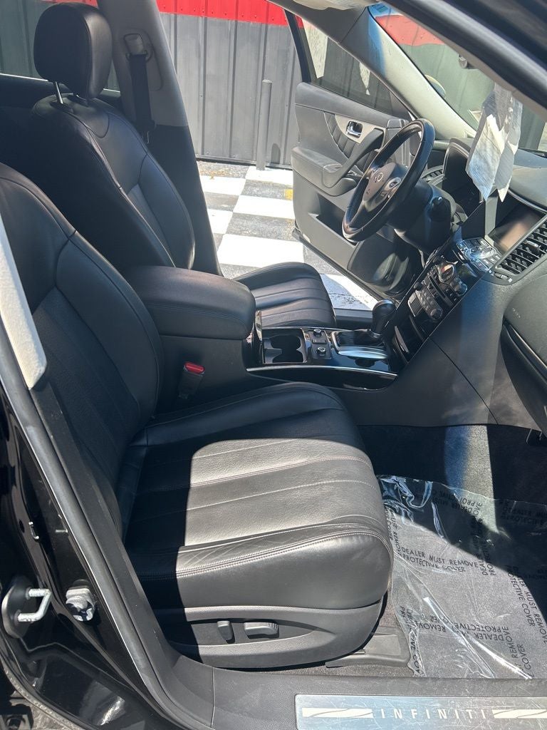 2017 INFINITI QX70 Base