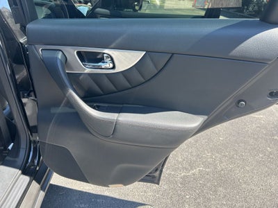 2017 INFINITI QX70 Base