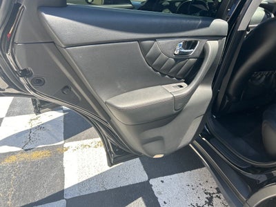 2017 INFINITI QX70 Base