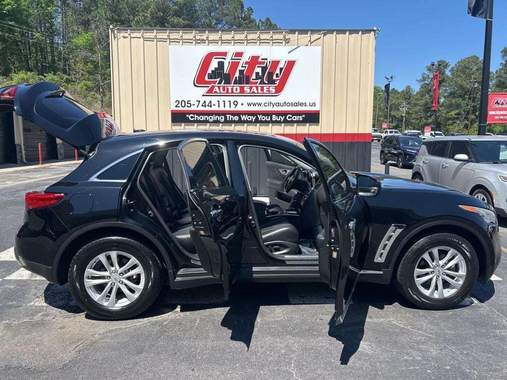 2017 INFINITI QX70 Base