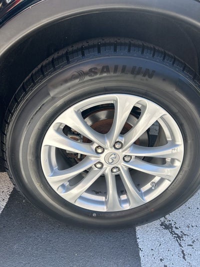 2017 INFINITI QX70 Base